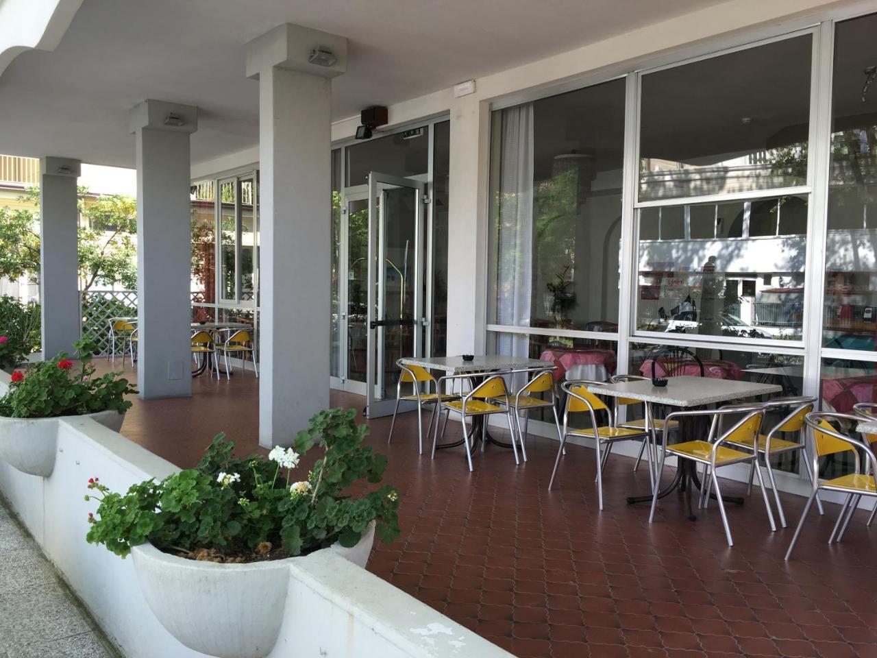 Hotel Admiral Cesenatico Exterior photo