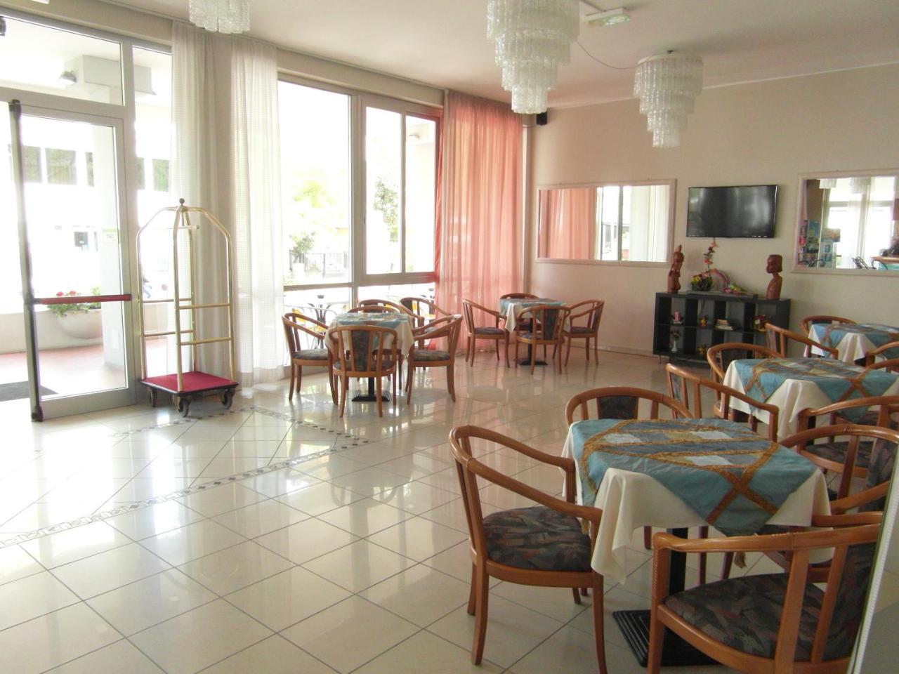 Hotel Admiral Cesenatico Exterior photo