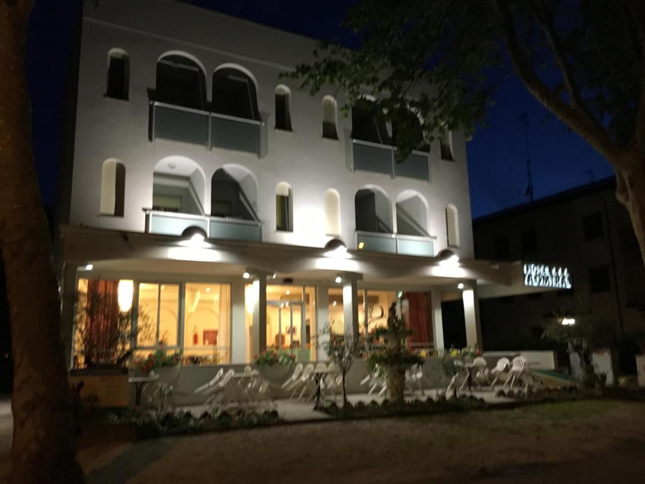 Hotel Admiral Cesenatico Exterior photo